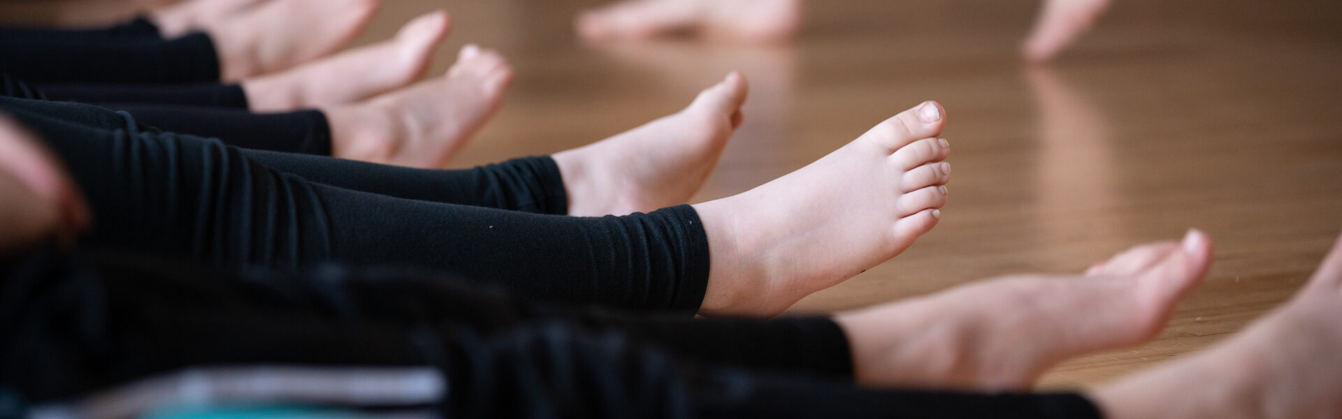 Green Yoga Crow Screen Res-036-resting feet